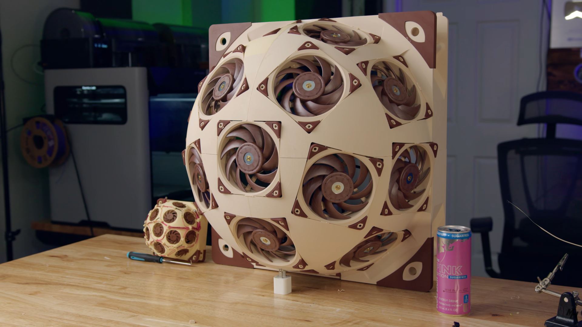 3D-printed Noctua SuperDome with 15 fans mounted on PC chassis, dramatically lowering CPU temperatures