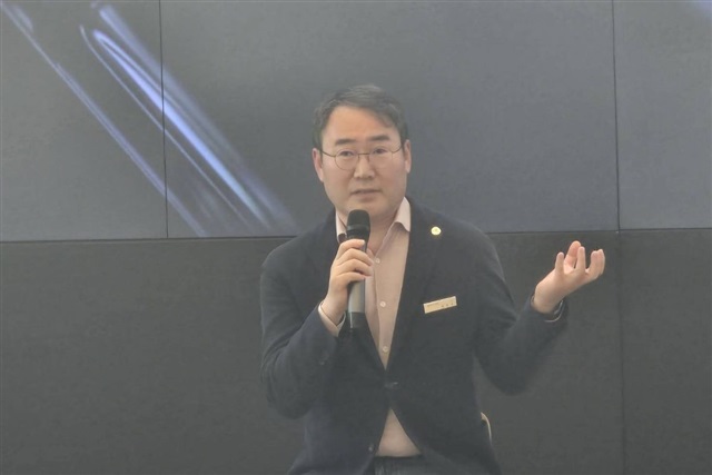 AD Technology 2nm CPU platform concept with Samsung Foundry logo
