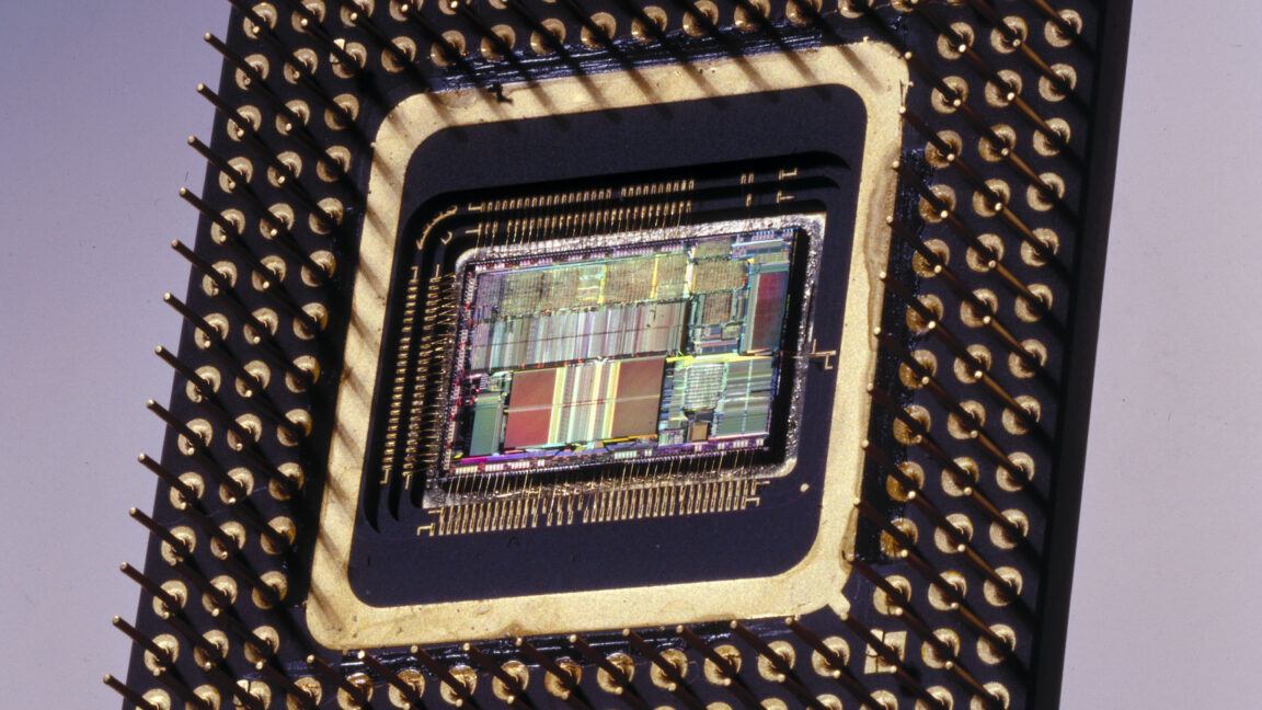Linux kernel patch removing Intel 486 support code
